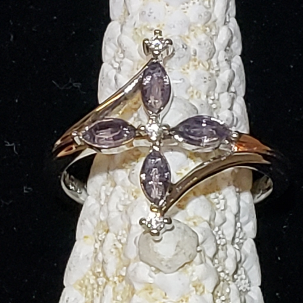 Woman's Ring